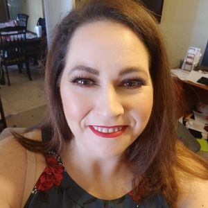 Meet your Posher, Vickie